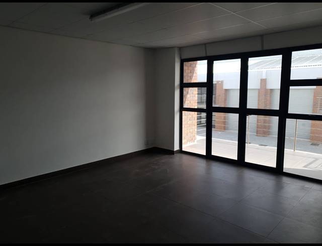 499M² WAREHOUSE FOR SALE IN KILLARNEY GARDENS